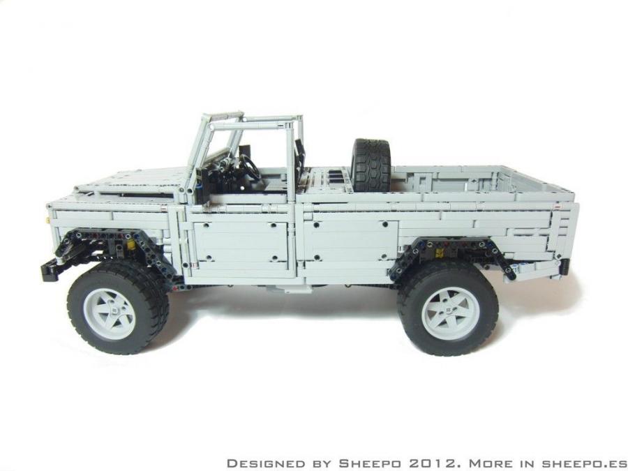  Land Rover Defender 110 by Lego 2012 года  (фото 9 из 12)